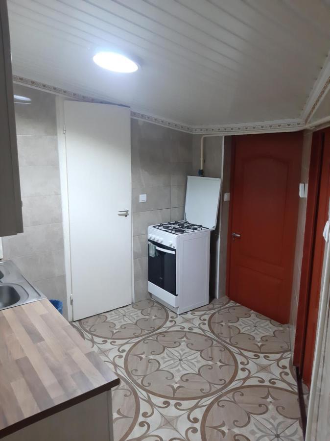 Viktoria Vendeghaz Apartment Miskolc Bagian luar foto