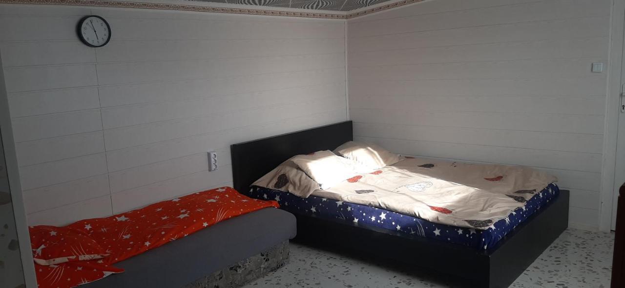 Viktoria Vendeghaz Apartment Miskolc Bagian luar foto