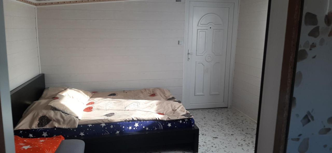 Viktoria Vendeghaz Apartment Miskolc Bagian luar foto